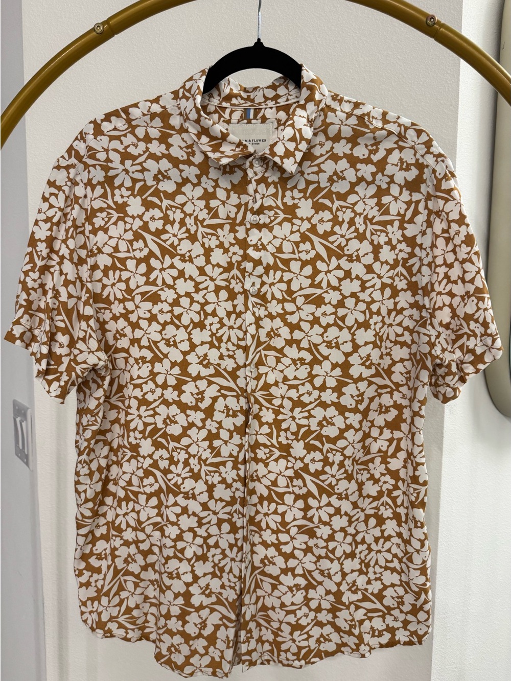 Denim & Flower Tan and White Short Sleeve Floral Button-Up Shir size L